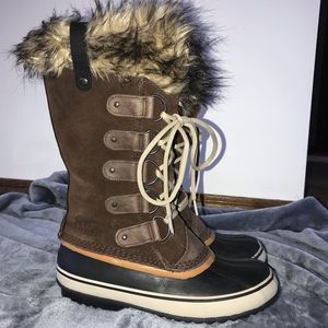 Size 9 women’s sorel winter boots